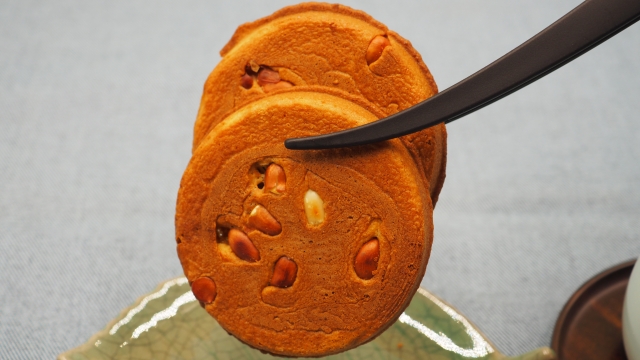 ピーナッツせんべい